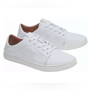 OluKai Women's Pehuea Li Ili Sneaker / leather / size 6.5
